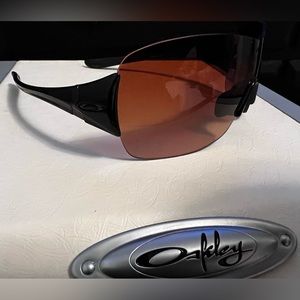 Oakley Miss Conducts